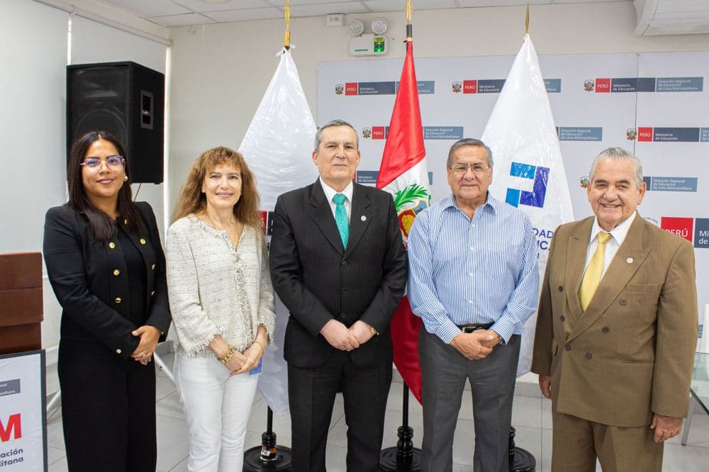 Universidad Politécnica del Perú firma convenio con la Dirección Regional de Educación de Lima Metropolitana